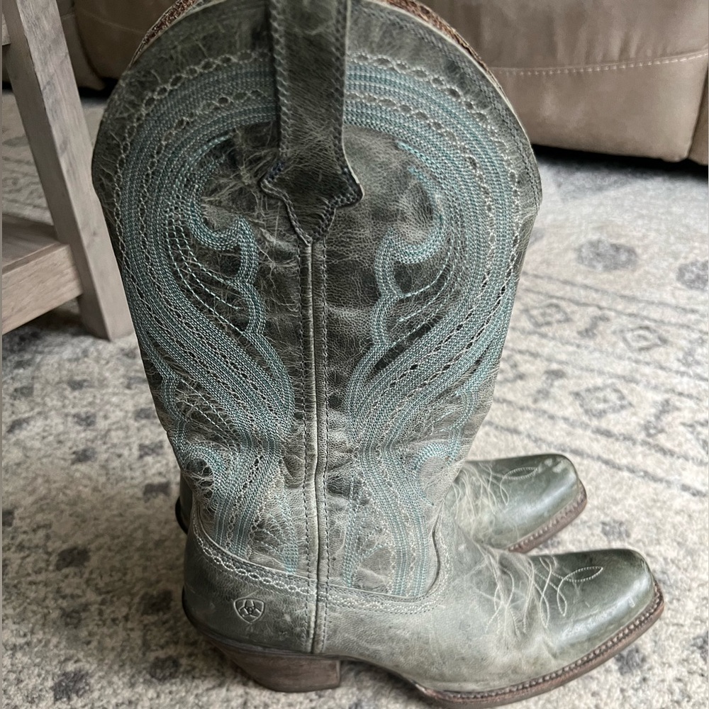 Ariat Cowboy Boots